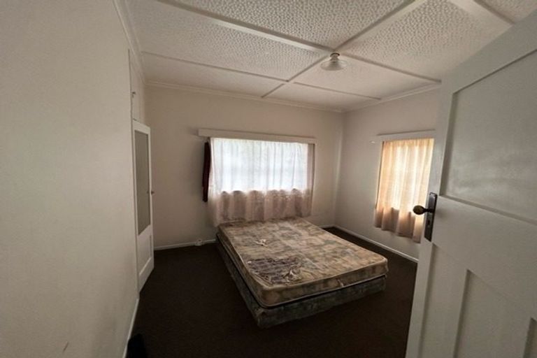 Photo of property in 5 Strange Street, Waitara, 4320