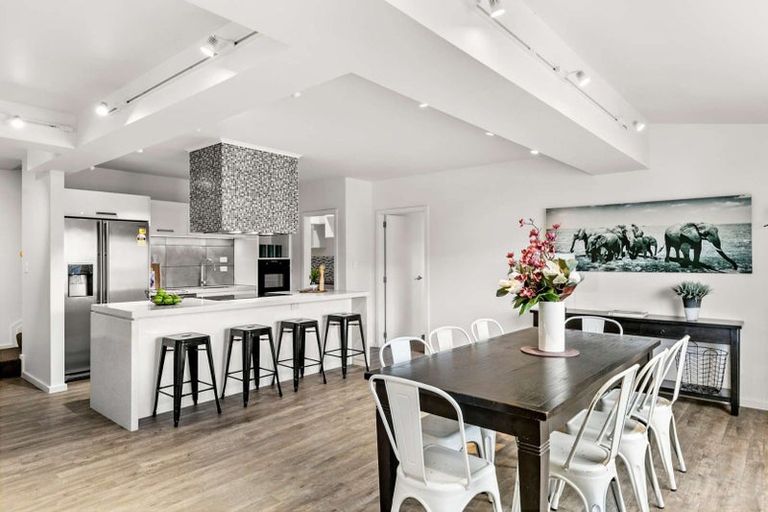 Photo of property in 29a Thurleigh Grove, Karori, Wellington, 6012