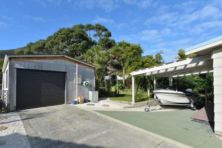Photo of property in 65 Urquharts Bay Road, Whangarei Heads, Whangarei, 0174