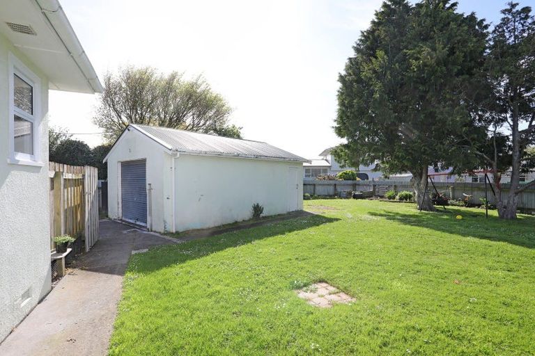 Photo of property in 14 Freyberg Street, Feilding, 4702