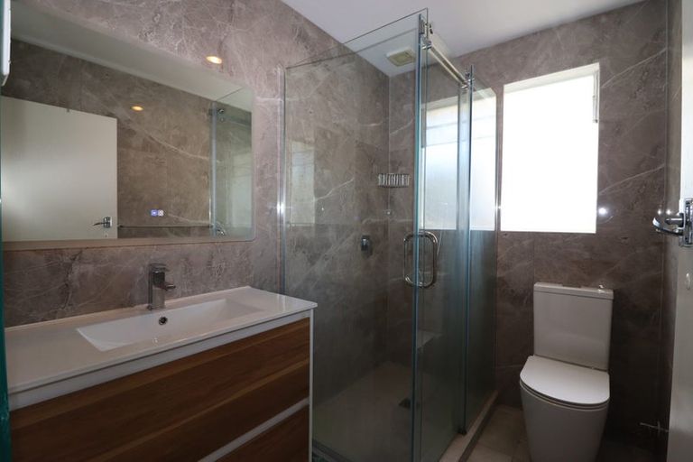 Photo of property in 1/41 Pomaria Road, Henderson, Auckland, 0610