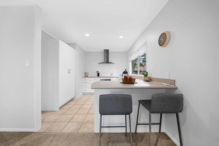 Photo of property in 2/105 Carnoustie Drive, Wattle Downs, Auckland, 2103