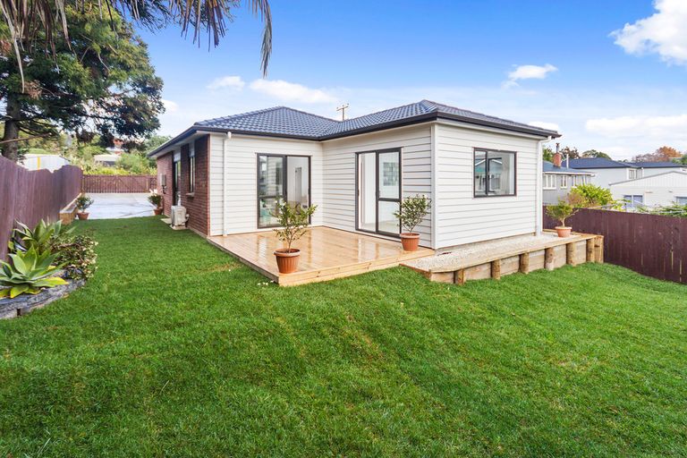 Photo of property in 413 West Coast Road, Glen Eden, Auckland, 0602
