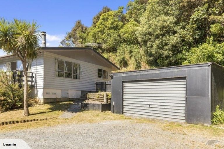 Photo of property in 18b August Street, Stokes Valley, Lower Hutt, 5019