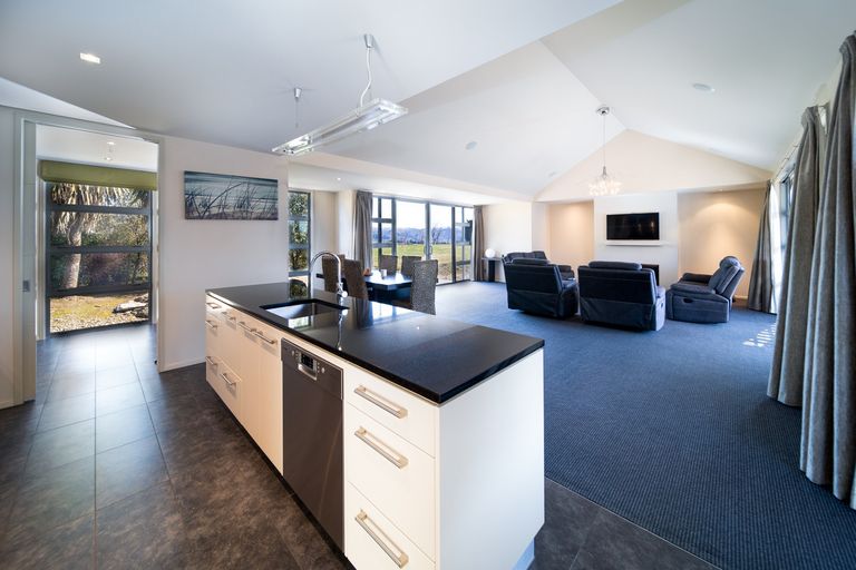 Photo of property in 23 Old Golf Course Road, Bridge Hill, Alexandra, 9320