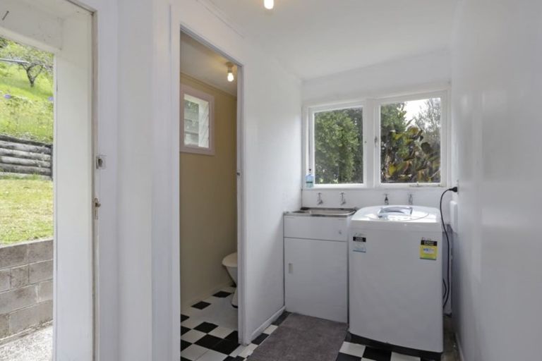 Photo of property in 21 Omokoroa Road, Omokoroa, 3114