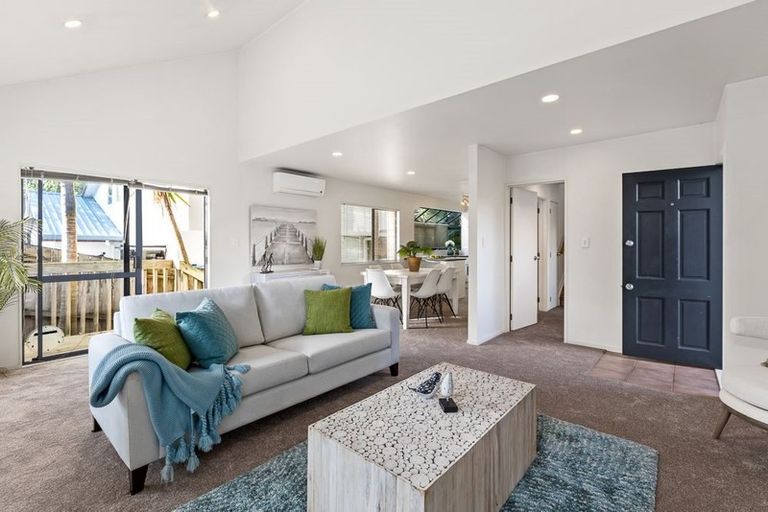 Photo of property in 2/62a Lynden Avenue, Hillcrest, Auckland, 0627