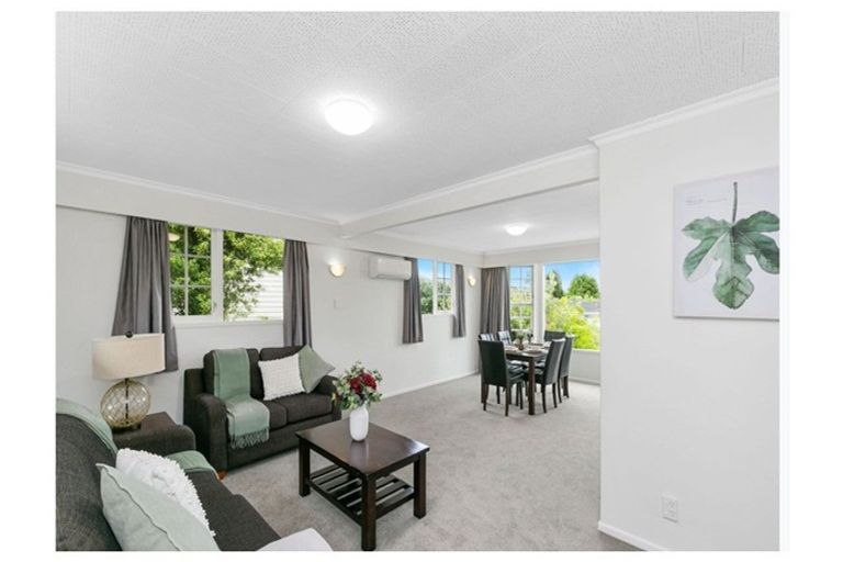 Photo of property in 25 Oriel Avenue, Tawa, Wellington, 5028