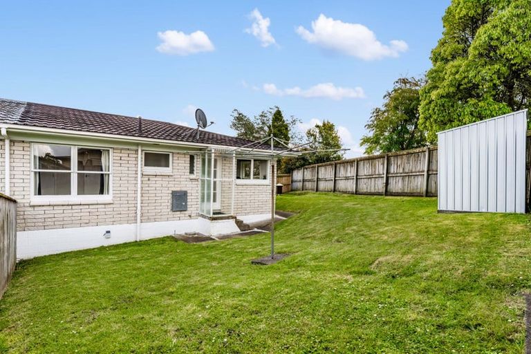 Photo of property in 1/6 Segedin Place, Glenfield, Auckland, 0629