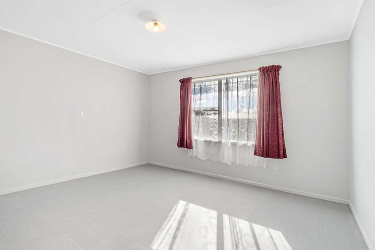 Photo of property in 7 Gloag Street, Waverley, 4510