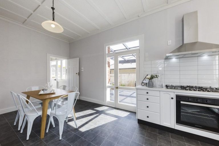 Photo of property in 53 Limbrick Street, Terrace End, Palmerston North, 4410