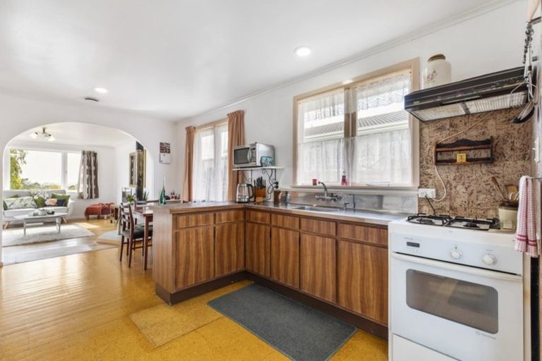 Photo of property in 118 Don Buck Road, Massey, Auckland, 0614