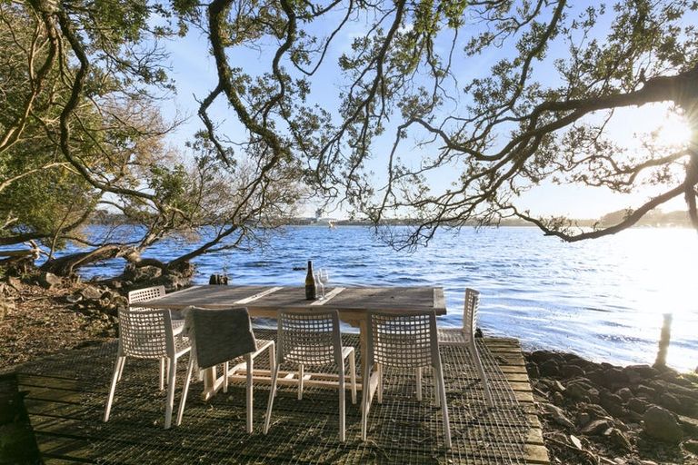 Photo of property in 8/258 Hurstmere Road, Takapuna, Auckland, 0622