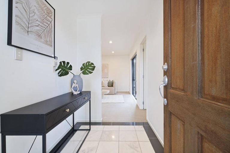 Photo of property in 77g Sturges Road, Henderson, Auckland, 0612