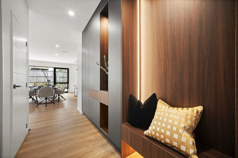 Photo of property in 6 Pukeko Road, Hobsonville, 0616