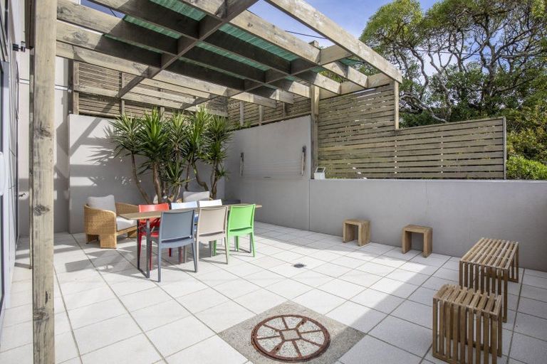 Photo of property in 3b Shalimar Crescent, Khandallah, Wellington, 6035