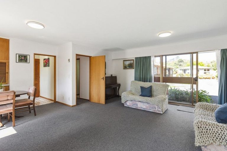 Photo of property in 4 Edgewater Street, Waikanae, 5036