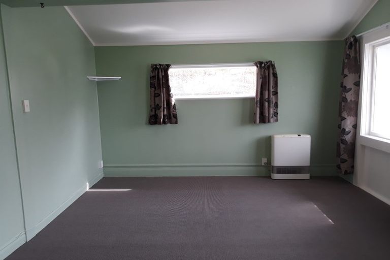 Photo of property in 3-5 Knoll Street, Island Bay, Wellington, 6023