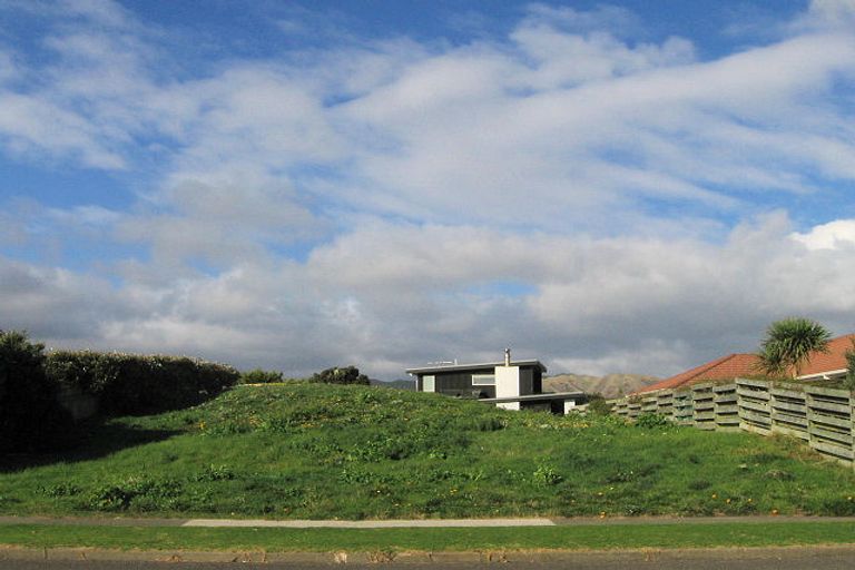 Photo of property in 156 Tutere Street, Waikanae Beach, Waikanae, 5036