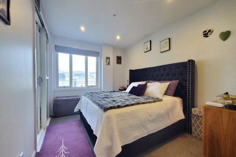 Photo of property in 5 Kent Terrace, Mount Victoria, Wellington, 6011