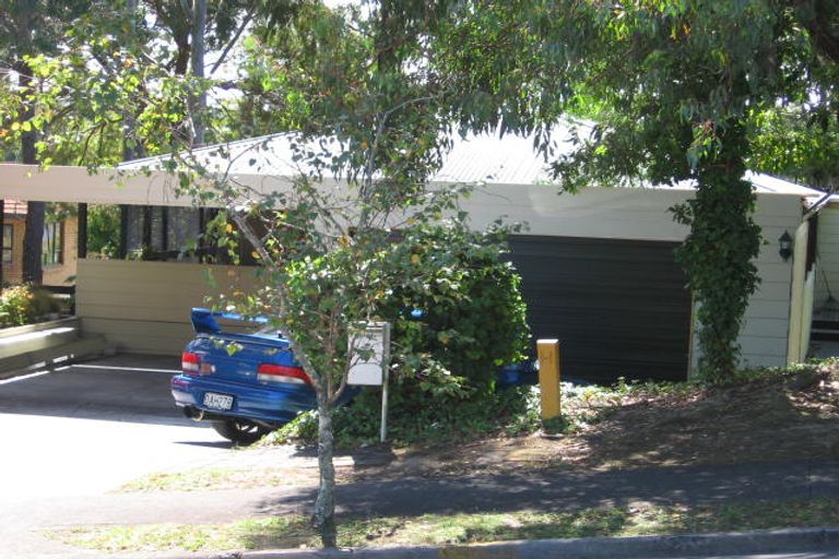 Photo of property in 3 Dianthus Place, Browns Bay, Auckland, 0630