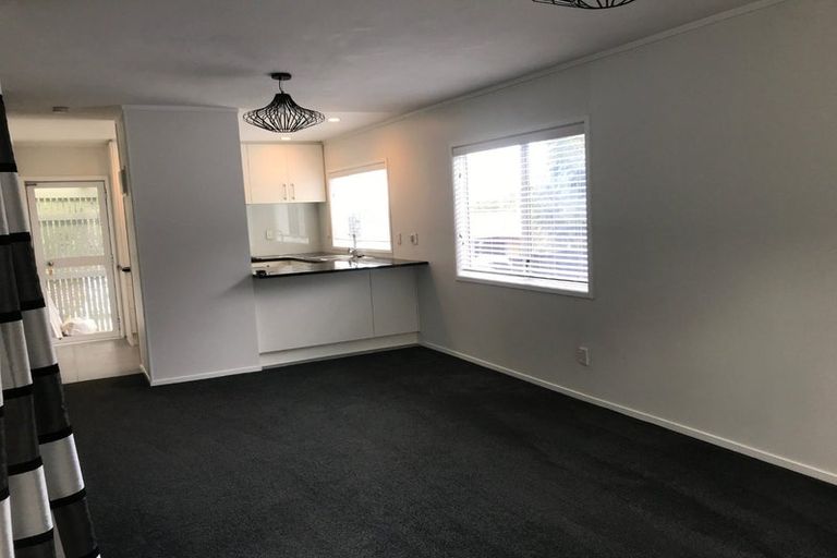 Photo of property in 27 Park Hill Road, Birkenhead, Auckland, 0626