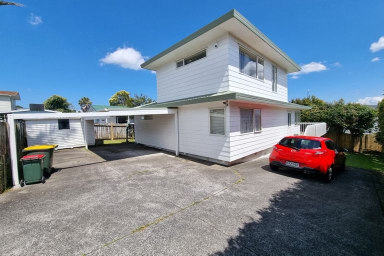 Photo of property in 2/74 College Road, Northcote, Auckland, 0627