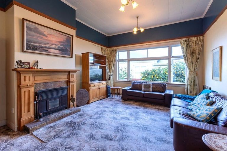 Photo of property in 12 Grant Street, Dannevirke, 4930