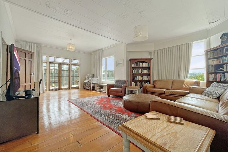 Photo of property in 8 Liffey Crescent, Island Bay, Wellington, 6023