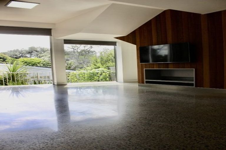 Photo of property in 2/83 Hinemoa Street, Birkenhead, Auckland, 0626