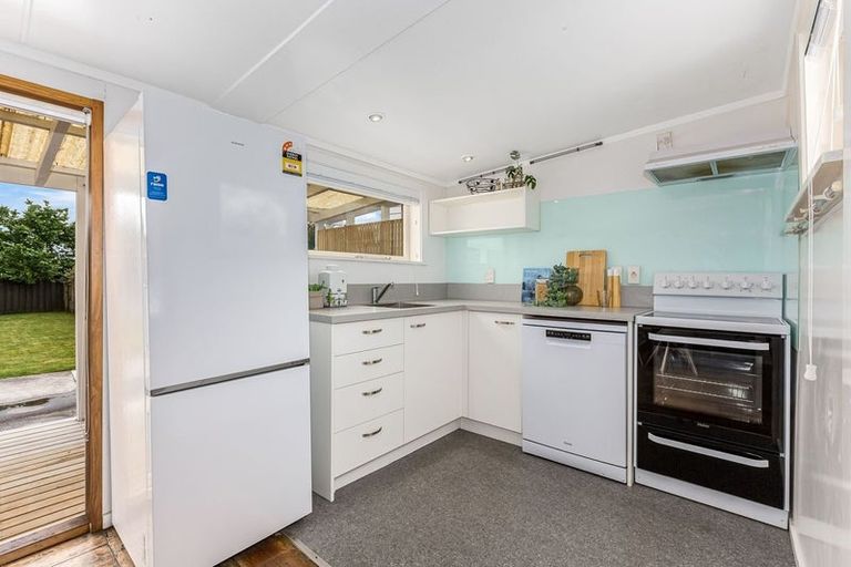 Photo of property in 27 Paremata Crescent, Paremata, Porirua, 5024