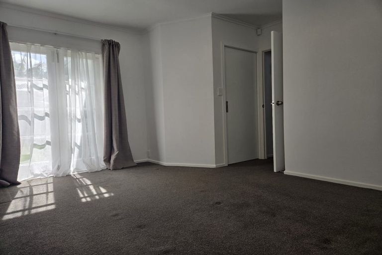 Photo of property in 32 Roberts Road, Te Atatu South, Auckland, 0610