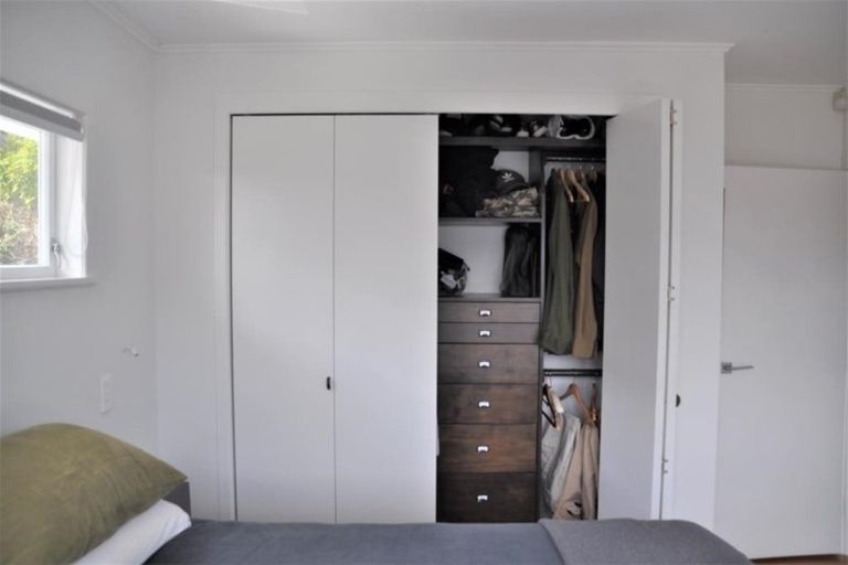 Photo of property in 41 Farquhar Road, Glendene, Auckland, 0602