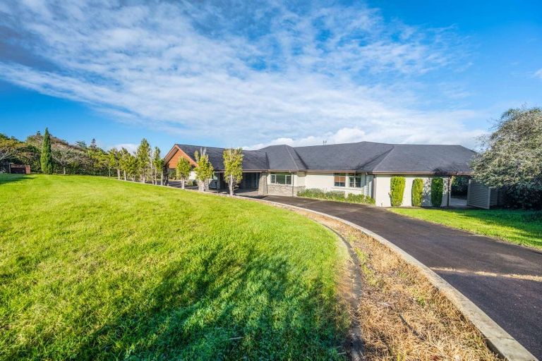Photo of property in 305 Old North Road, Kumeu, 0892