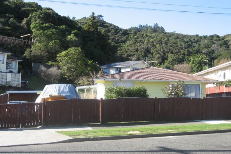 Photo of property in 81 Thomas Street, Stokes Valley, Lower Hutt, 5019