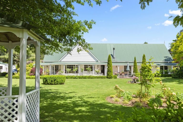 Photo of property in 9 Helland Drive, Bombay, Drury, 2579