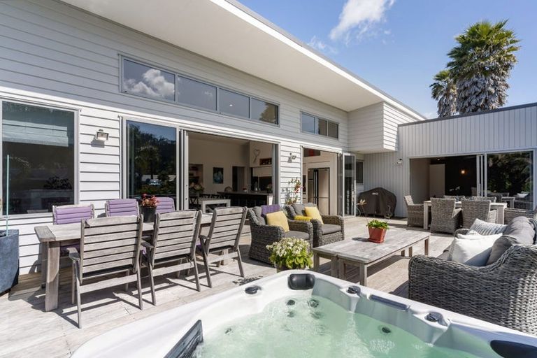 Photo of property in 14 Titoki Lane, Whangamata, 3691