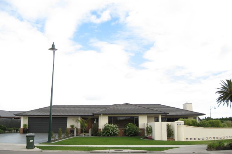 Photo of property in 2 Russell Robertson Drive, Havelock North, 4130