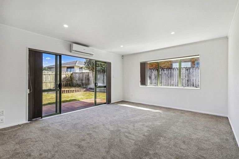 Photo of property in 21 Settlers Cove, Weymouth, Auckland, 2103