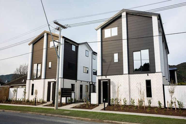 Photo of property in 2/182 Cambridge Terrace, Fairfield, Lower Hutt, 5011