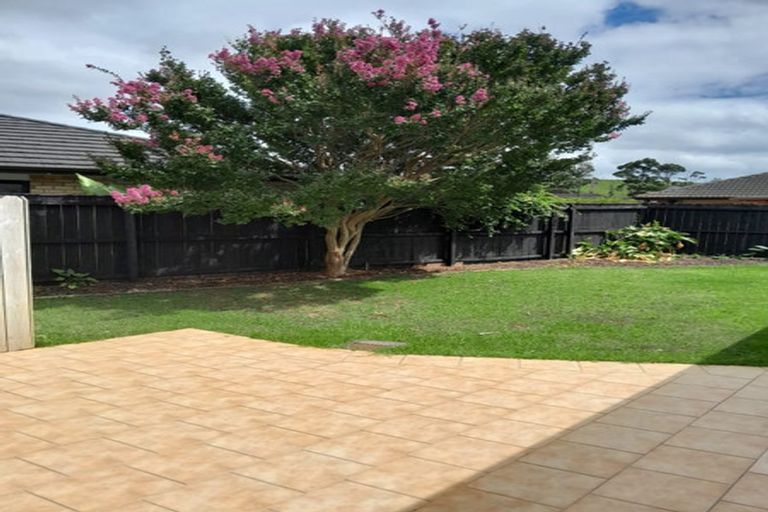 Photo of property in 6 Shankill Place, East Tamaki, Auckland, 2013