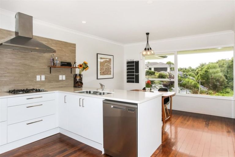 Photo of property in 16 Kaiwaka Road, Waiuku, 2123