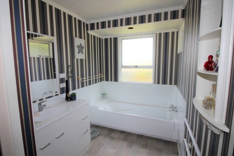 Photo of property in 921 Top Grass Road, Dannevirke, 4972