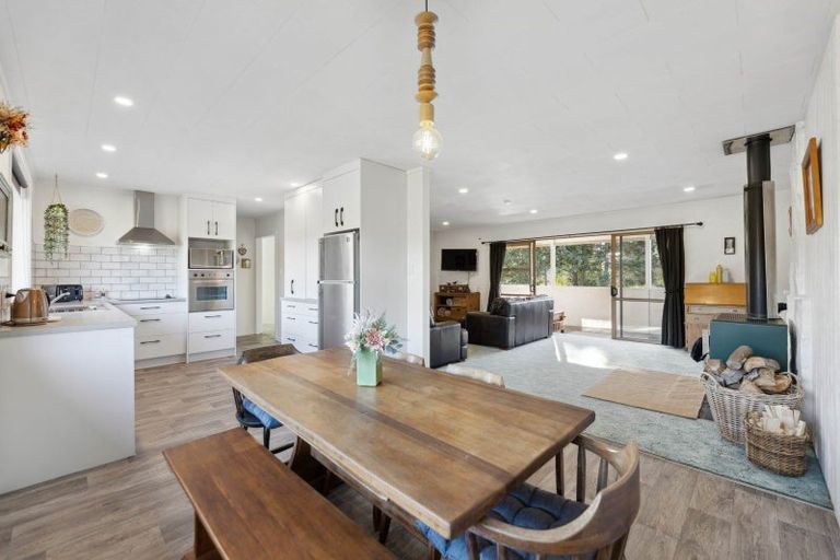 Photo of property in 239 Mapara Road, Acacia Bay, Taupo, 3385