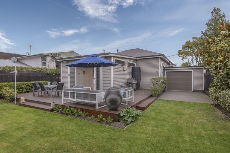 Photo of property in 132 Bristol Street, St Albans, Christchurch, 8014