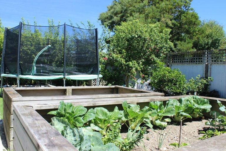 Photo of property in 32 Richmond Road, Carterton, 5713