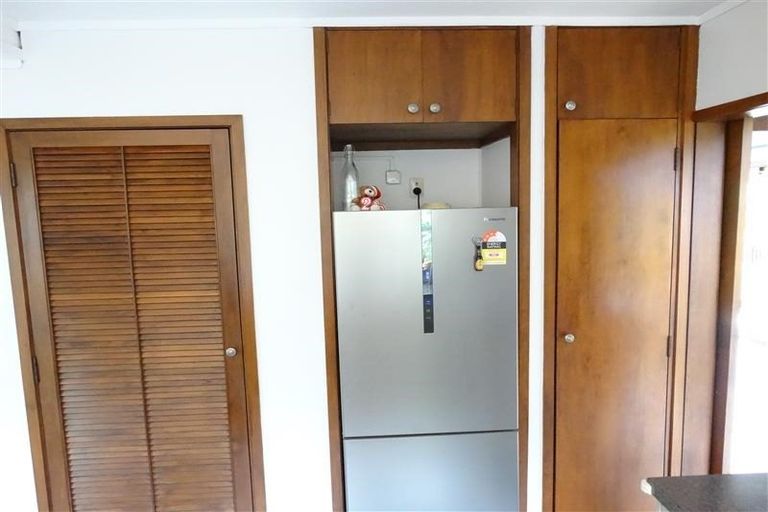 Photo of property in 23 Heaton Grove, Chatswood, Auckland, 0626