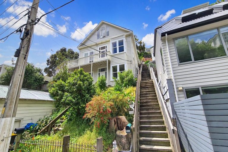 Photo of property in 123a Glenmore Street, Kelburn, Wellington, 6012