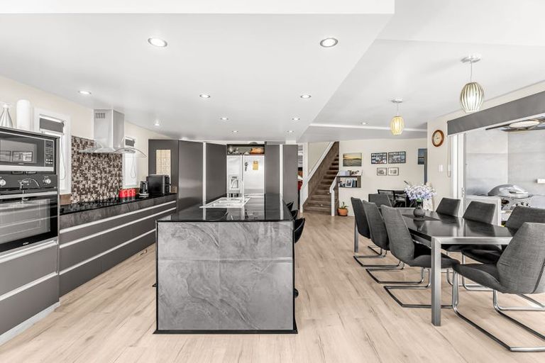 Photo of property in 7 Mermaid Place, Whitianga, 3510