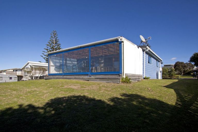 Photo of property in 195 Seaforth Road, Waihi Beach, 3611